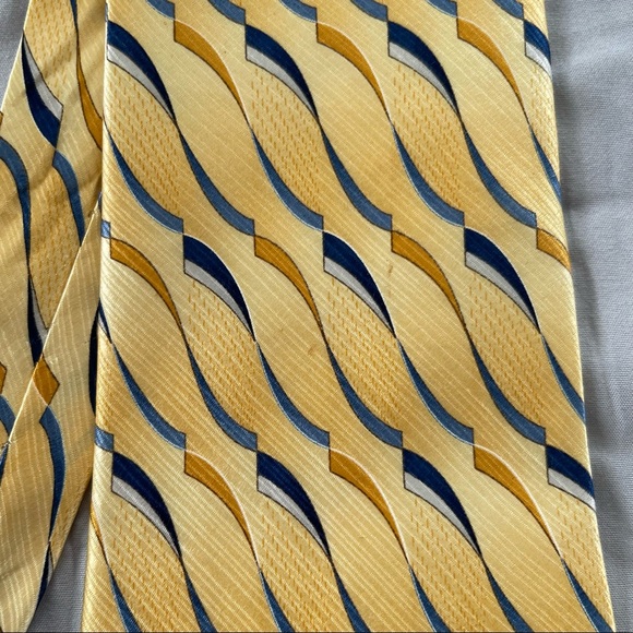 ⭐️ 2 for $10!! ⭐️ Men’s Albert Nipon Necktie - Picture 5 of 11